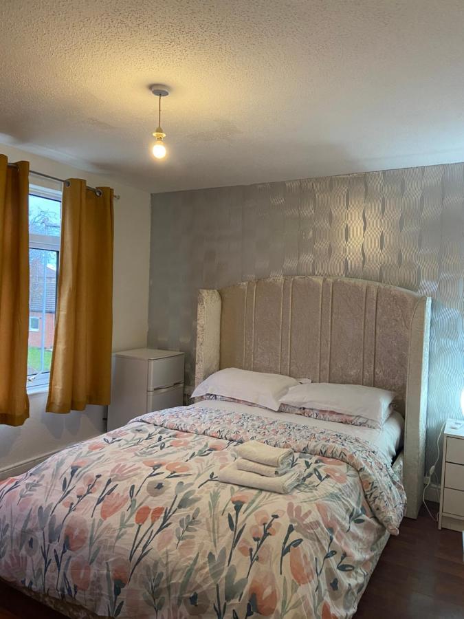 King Room In Warrington Bagian luar foto